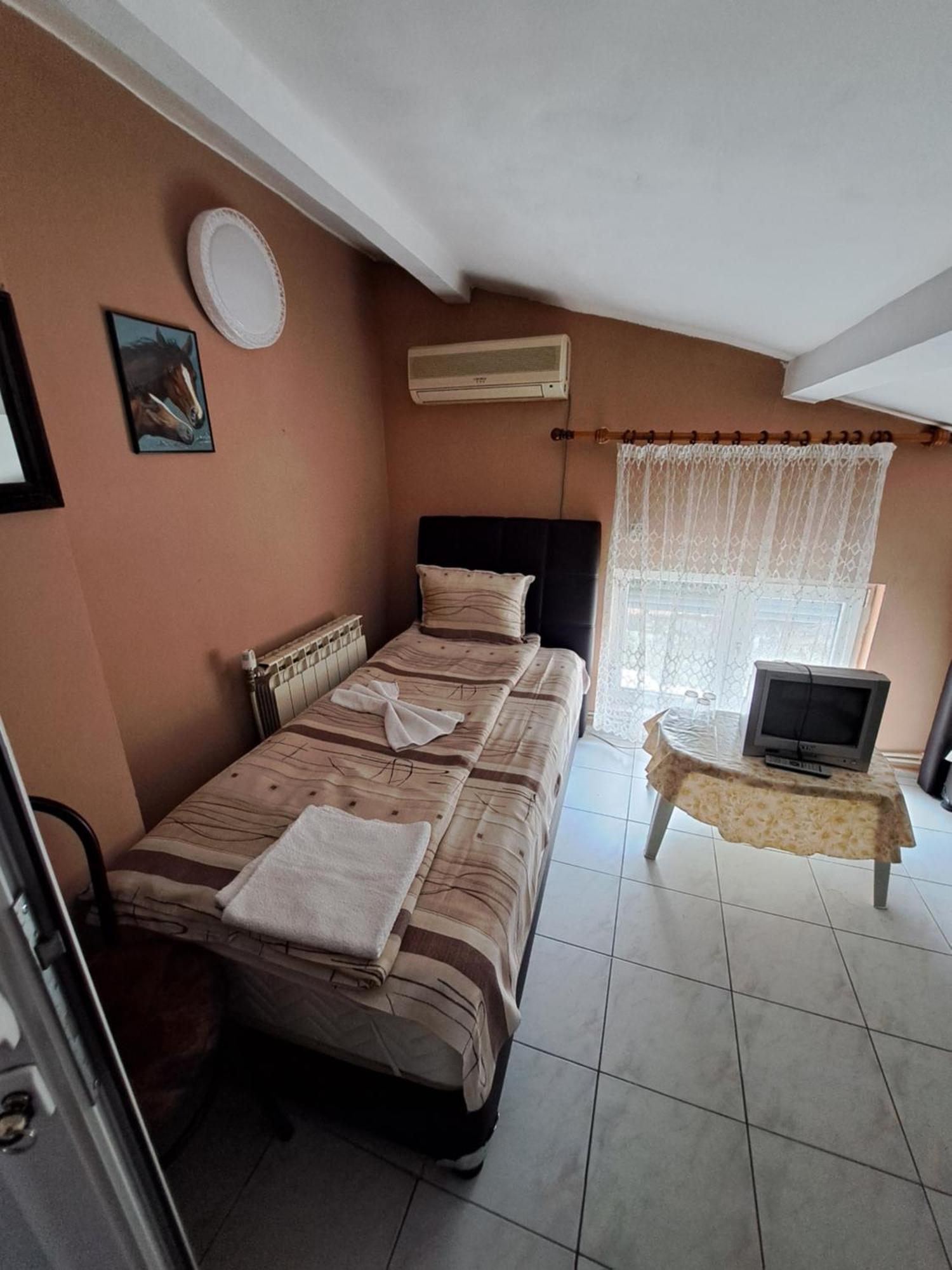 Къща За Гости "Чекичев" Svilengrad Extérieur photo